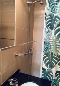 Et badeværelse på Departamentos Duarte Quiros + 51 billeder