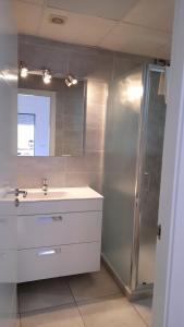 Koupelna v ubytování Sal Mar Suites