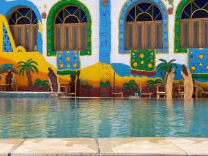 المسبح في Kato Dool Wellness Resort أو بالجوار