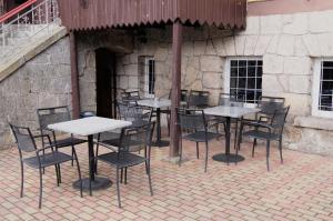 Domek w Lesie餐厅或其他用餐的地方