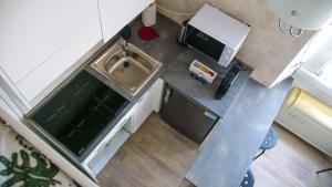 A kitchen or kitchenette at Domus Vacanza