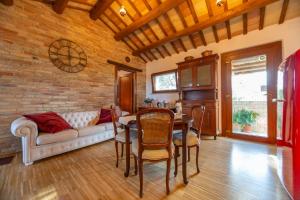 A seating area at Casale Vincenzo Country House