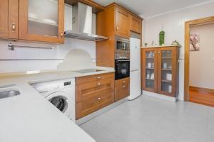 Kuhinja oz. manjša kuhinja v nastanitvi Amplio apartamento en Guriezo