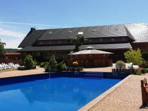 Bazén v ubytovaní Hotel Karczma u Macieja alebo v jeho blízkosti