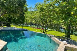 an overhead view of a swimming pool in a park at Casa Maybanke in Hunt
