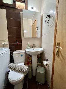 Ένα μπάνιο στο Jimmy's Apartment Lefkada, Katochori +24 φωτογραφίες