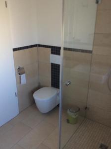 Ένα μπάνιο στο Ferienwohnung Bodenseezauber