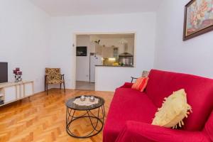 Kuchyňa alebo kuchynka v ubytovaní Apartment Roko in Center + 10 fotografií