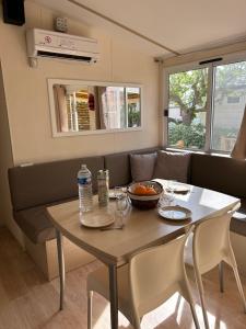 Posedenie v ubytovaní Les mobil homes de Naka, une entrée gratuite adulte pour la Réserve Africaine de Sigean