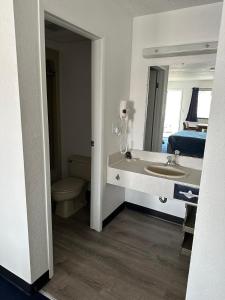 Gallery image of Bayside Inn in Saint Ignace