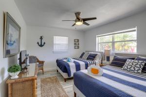 Katil atau katil-katil dalam bilik di Seminole Vacation Rental with Heated Pool! +20 gambar