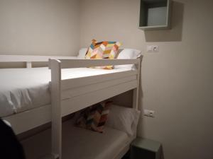 - deux lits superposés dans une chambre dans l'établissement O Refuxio de Sigüeiro # a 10 min de Santiago, à Sigüeiro