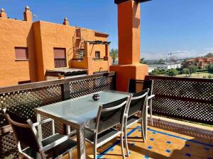 Fotografia z galérie ubytovania Atico con vistas al mar v destinácii Estepona