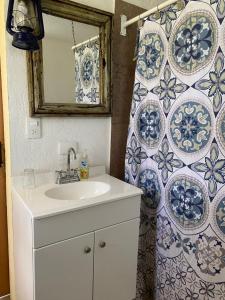 Un baño de Cabañas Huerta la Mision, Zacatlán 166 fotos más