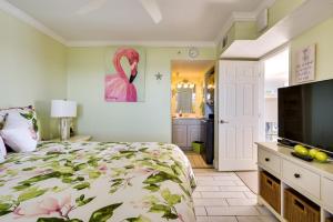 เตียงในห้องที่ Resort-Style Hudson Condo - Spacious Private Patio