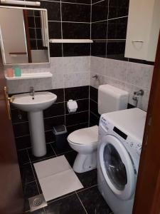 Zdjęcie z galerii obiektu Apartment Valbandon, Istria 5 w mieście Valbandon