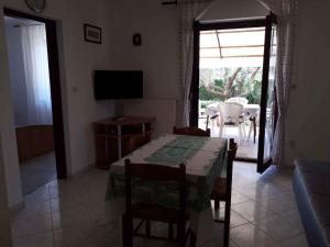 Zdjęcie z galerii obiektu Apartment Valbandon, Istria 5 w mieście Valbandon