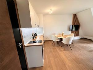 Köök või kööginurk majutusasutuses Lexi Borovi apartman