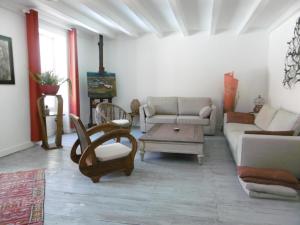 Φωτογραφία από το άλμπουμ του Le Logis du Breuil - Piscine privee σε Saujon