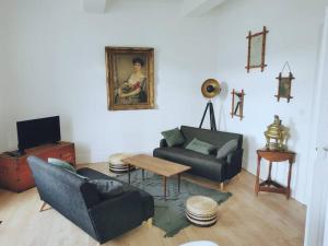Zdjęcie z galerii obiektu Appart avec jardin et piscine privative w mieście Saint-Génis