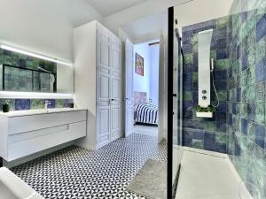 Kúpeľňa v ubytovaní Picasso's Deluxe Puerta Verde