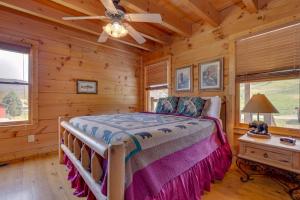 Cama o camas de una habitación en Spring View, 2 Bedrooms, WiFi, Hot Tub, Pool Table, Sleeps 6