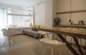 Postel nebo postele na pokoji v ubytování Syntagma View Apartment