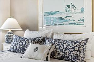 Postel nebo postele na pokoji v ubytování Fishermans Cottage - Sand Dunes Walk to Ocean