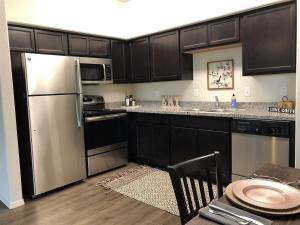 Η κουζίνα ή μικρή κουζίνα στο Cactus Apartment - Prescott Cabin Rentals