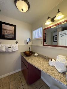 Cuina o zona de cuina de Mountain Harbor Queen Guest Room on Lake Ouachita