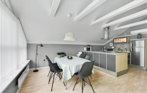 Kuchyň nebo kuchyňský kout v ubytování Holiday Home Rylevænget Hemmet Denmark