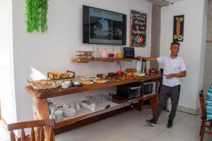 Makanan di atau berdekatan inn ini