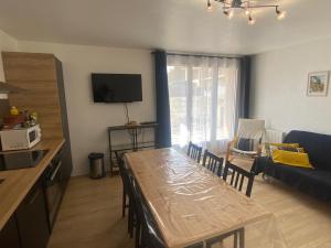 Fotografia z galérie ubytovania Appartement rénové 6 pers. proches pistes avec parking - FR-1-445-189 v destinácii Montgenèvre