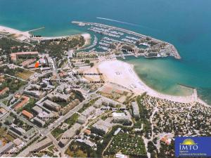 Zdjęcie z galerii obiektu T3 climatisé, traversant, 54m², 2 chambres, loggia sud-ouest, parking, cœur de la Favière. - FR-1-610-78 w mieście Bormes-les-Mimosas