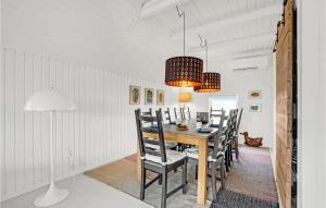 Posezení v ubytování Holiday Home Sydslugen Blåvand Ii + 37 fotografií