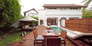 Bazén v ubytování SALA Samui Choengmon Beach Resort nebo v jeho okolí