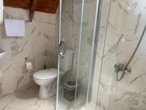 A bathroom at Harmanlı Bungalov