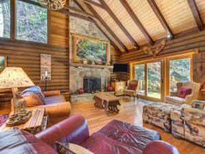 Μια τηλεόραση ή/και κέντρο ψυχαγωγίας στο Black Bear Lodge