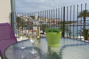Μπαλκόνι ή βεράντα στο SeaShell apartment Sea View, Castle View 200metres from the Beach