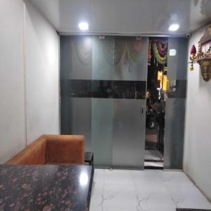 Posezení v ubytování Hotel Borivali Executive - Near Borivali Railway Station