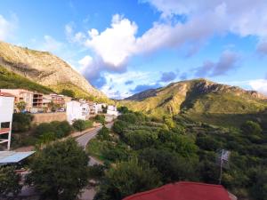 a view of a street in a mountain village at Entre montañas in Dos Aguas