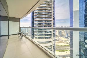 Fotografie z fotogalerie ubytování Sophisticated 2BR at DAMAC Towers by Paramount A Business Bay by Deluxe Holiday Homes v Dubaji