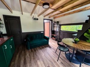 Setusvæði á Strazdu Ligzda Off grid treehouse