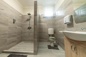 Napsugár & Virág Apartman 4 csillagos 5350 Tiszafüred, 167 Húszöles út kép - 2