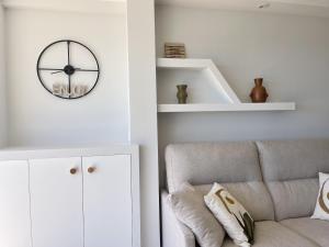 Posezení v ubytování Poniente Beach Modern Apartment