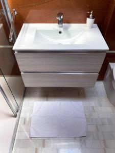 A bathroom at Le Stanze di Gianmarmo - Via di Mezzo