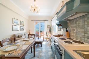 A kitchen or kitchenette at Bella Vista