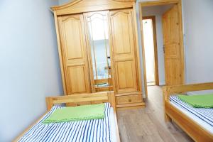 Ein Bett oder Betten in einem Zimmer der Unterkunft Insko Home & Sauna