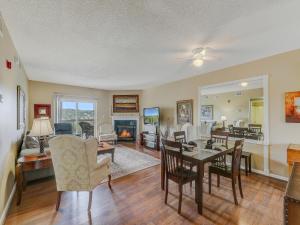 Your Mountain Escape Whispering Pines 244休息區 +55 張相片