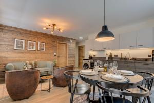 Kuchyňa alebo kuchynka v ubytovaní White Pearl A02 - Alpes Travel - Chamonix - Sleeps 4